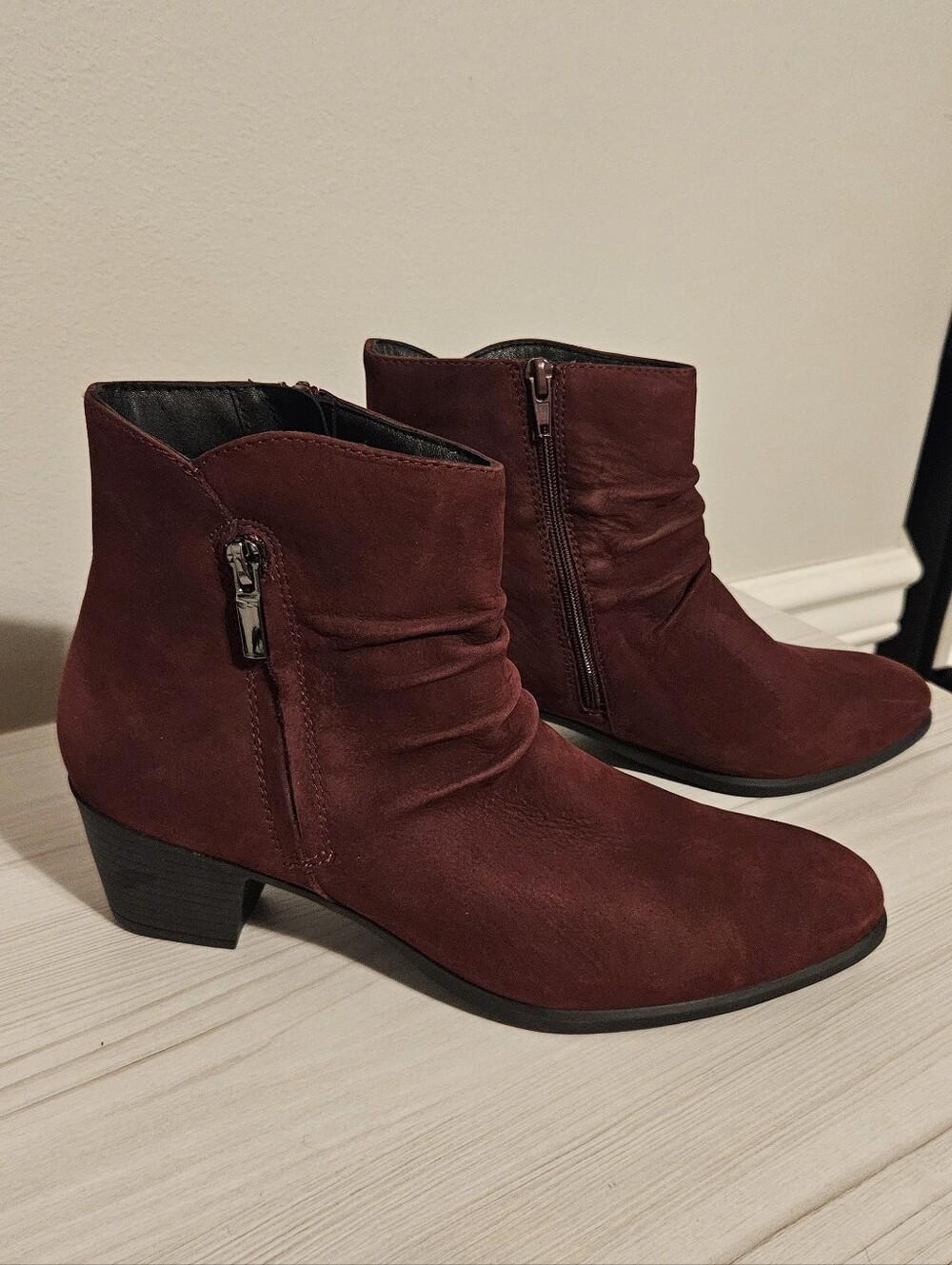 Munro Elliot Women’s Wine Nubuck Leather Ankle Boots - Sz 10 - Water Resistant